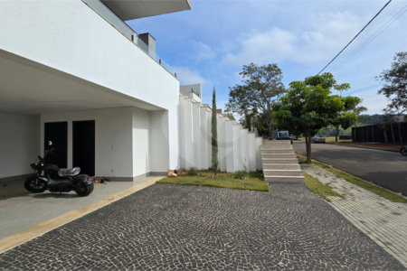 Casa à venda ou para alugar com 5 quartos, sendo 4 suítes,  no condomínio Equilibrium, Atibaia - SP
