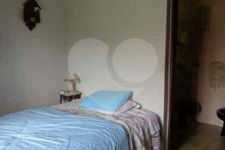 Casa à venda com 3 quartos, sendo 1 suíte,  em Jardim Londrina, São Paulo, SP