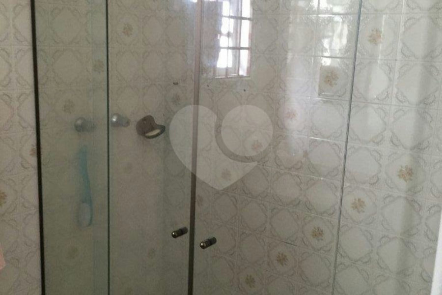Casa à venda com 4 quartos, sendo 1 suíte, em Jardim das Laranjeiras, São Paulo, SP