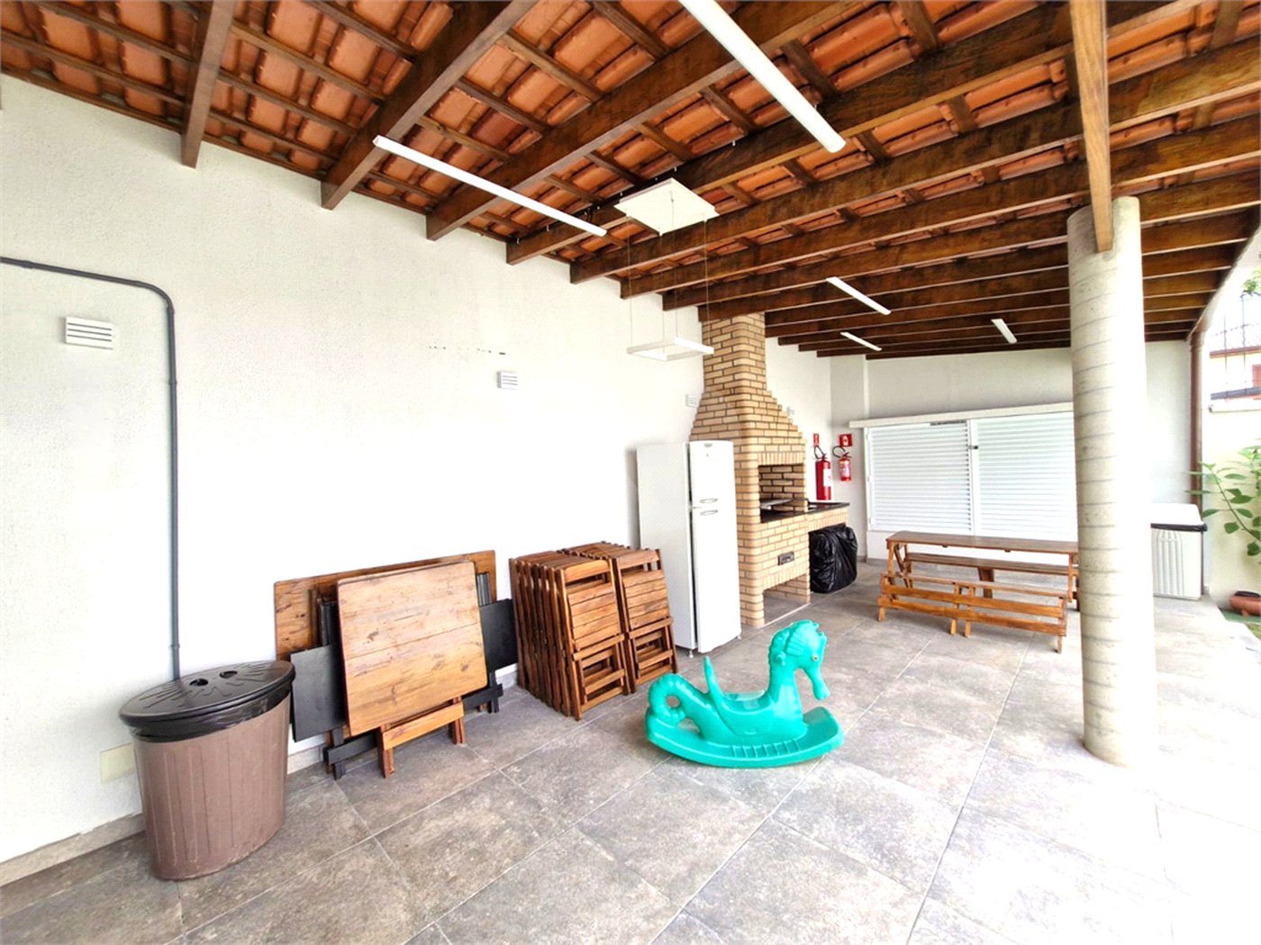 Casa à venda com 2 suítes no condomínio Residencial Living Sabara, São Paulo - SP