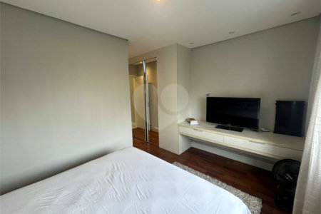 Apartamento à venda com 2 suítes em Parque Reboucas, São Paulo, SP
