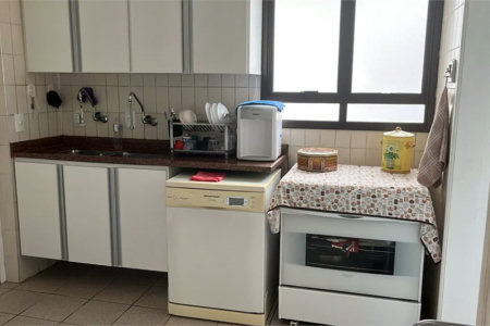 Apartamento à venda com 3 quartos, sendo 1 suíte, em Jardim das Acácias, São Paulo, SP