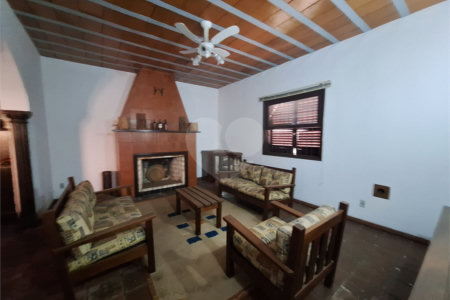 Casa à venda com 3 quartos, sendo 1 suíte, no Centro, Vinhedo, SP