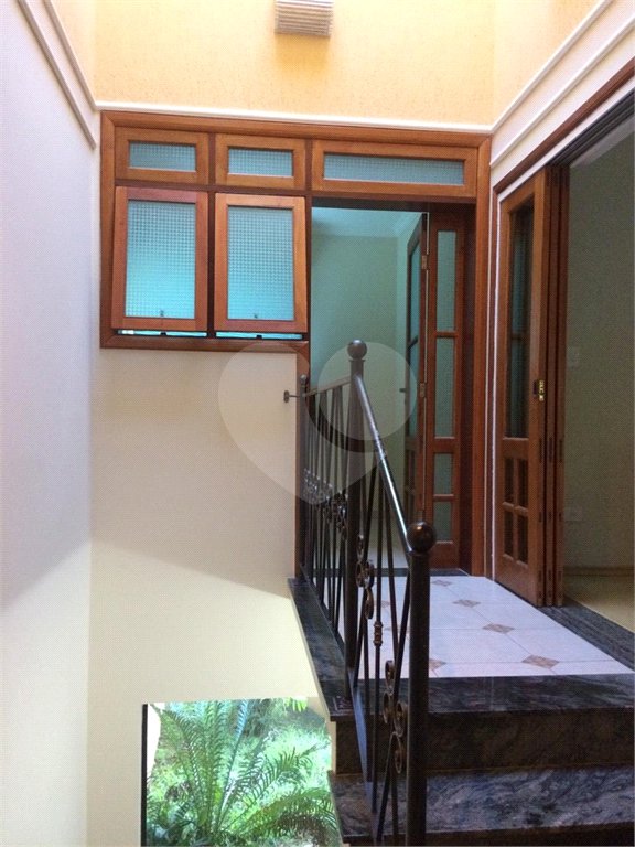 Casa à venda com 4 quartos, sendo 2 suítes, no condomínio Flamboyant, Atibaia - SP