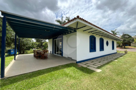 Terreno em condomínio fechado com 512 metros