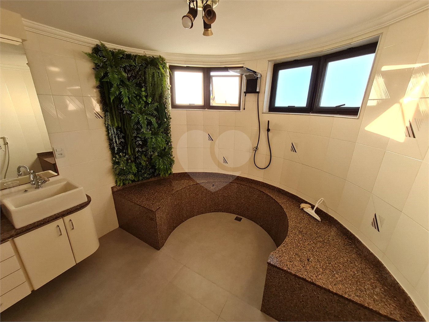 Apartamento à venda com 3 quartos, sendo 1 suíte,  em Vila Angeli, Valinhos, SP