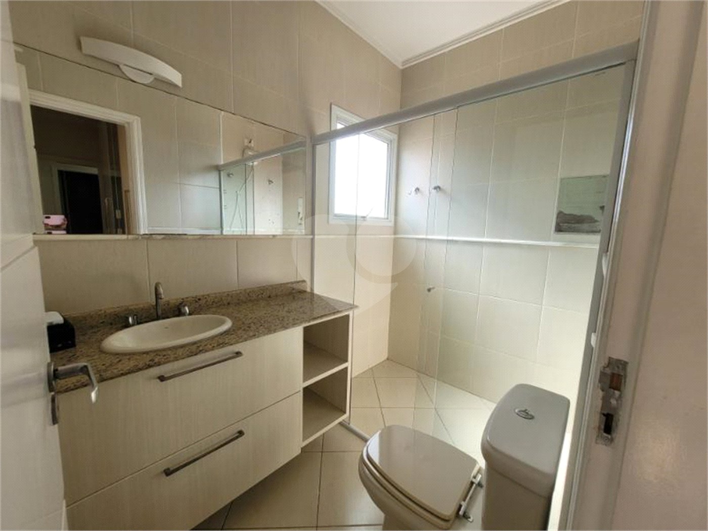 Casa à venda com 3 quartos, sendo 1 suíte,  no condomínio Maximus I, São Paulo - SP