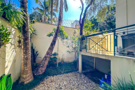 Casa à venda com 5 quartos, sendo 4 suítes, no condomínio Bounganville, São Paulo - SP