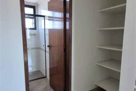 Apartamento à venda ou para alugar com 3 quartos, sendo 2 suítes, em Vila Romana, São Paulo, SP