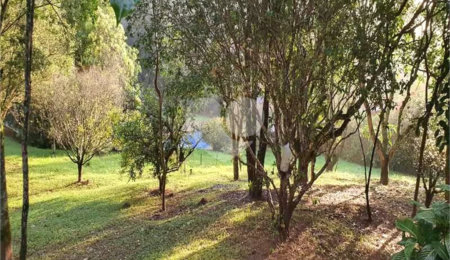 Sobrado à venda com 5 quartos, sendo 1 suíte,  em Olho D'água, Mairiporã, SP