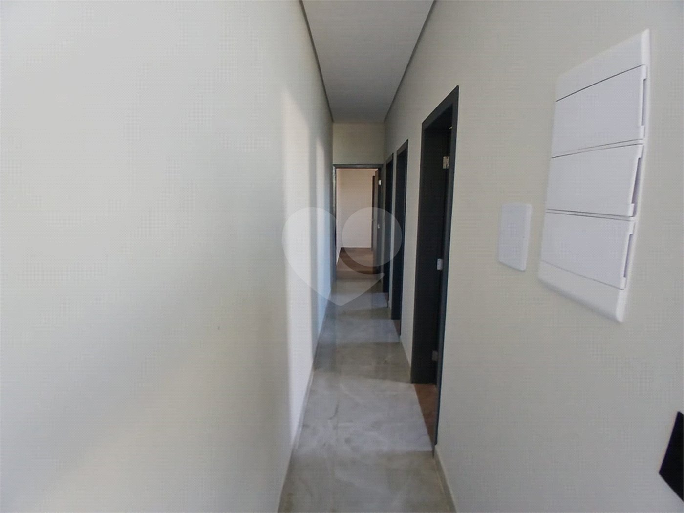 Casa à venda com 3 quartos, sendo 1 suíte,  no condomínio Jardim, Sorocaba - SP