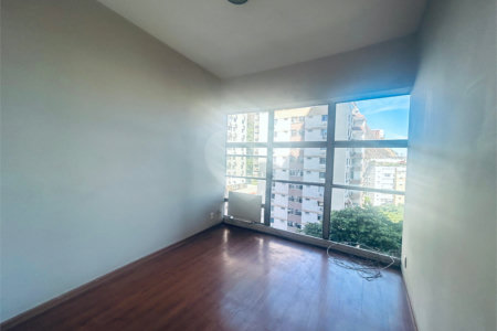 Apartamento à venda com 3 quartos, sendo 1 suíte, em Lagoa, Rio de Janeiro, RJ