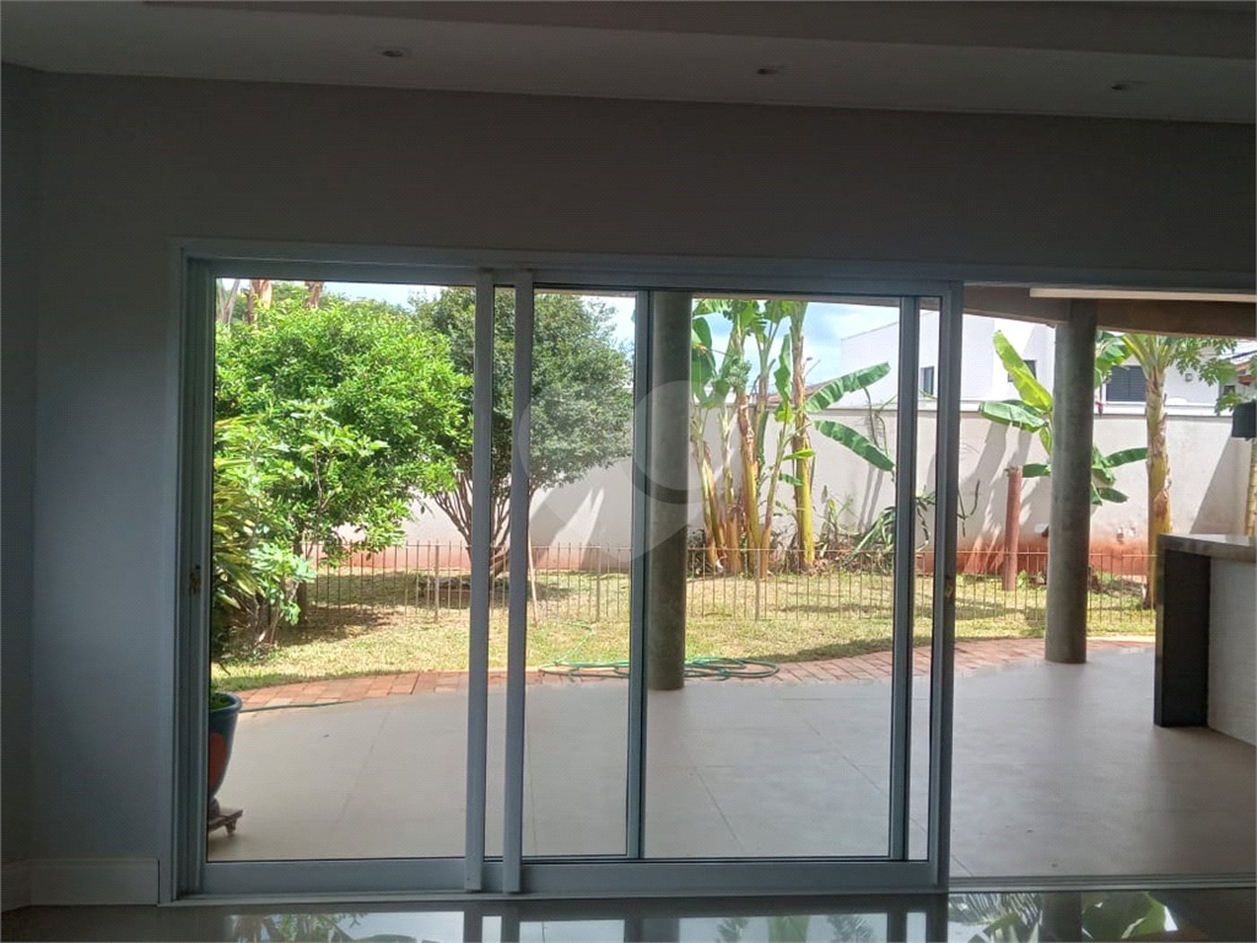 Casa à venda com 4 quartos, sendo 3 suítes,  no condomínio Residencial Montreal, São Carlos - SP