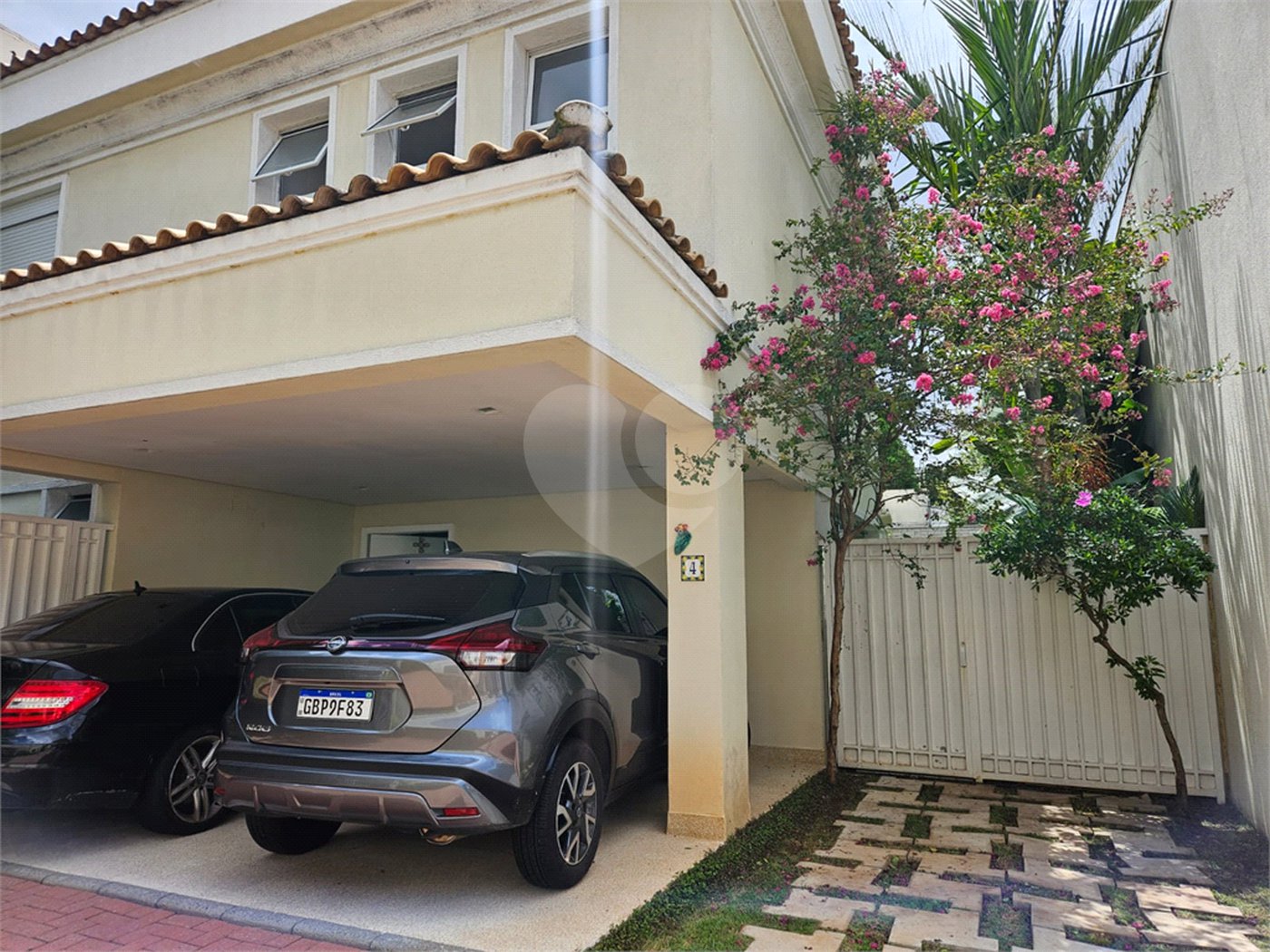 Casa à venda com 4 quartos, sendo 2 suítes,  no condomínio Villa Luxis, São Paulo - SP