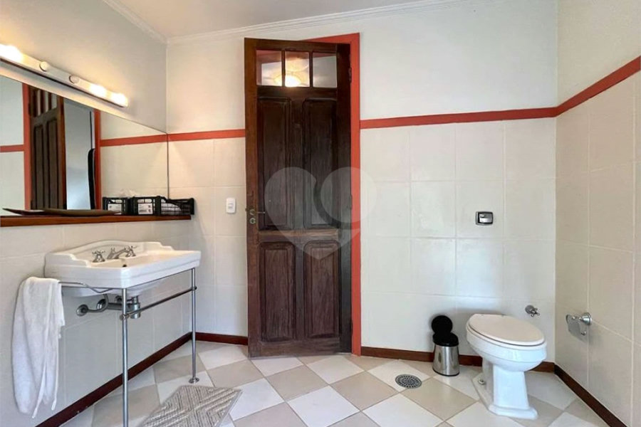 Casa à venda com 4 suítes no condomínio Jardim Mediterrâneo, Cotia - SP