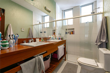 Sobrado à venda com 3 quartos, sendo 1 suíte, em Alto da Boa Vista, São Paulo, SP