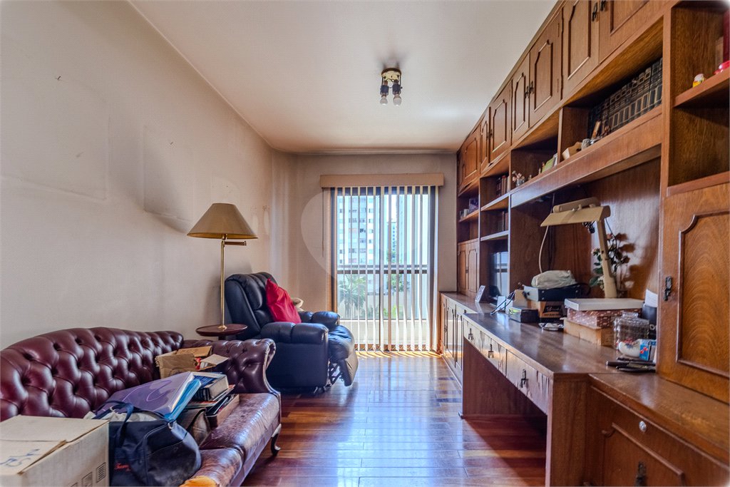 Apartamento à venda com 3 suítes em Moema, São Paulo, SP