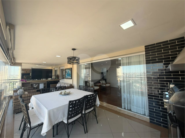 Apartamento à venda com 3 suítes em Jardim Marajoara, São Paulo, SP