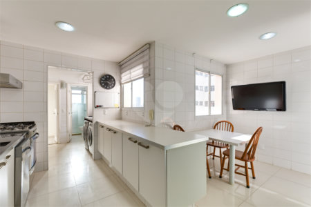 Apartamento à venda com 3 suítes em Alto da Boa Vista, São Paulo, SP