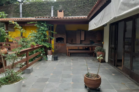 Sobrado à venda com 6 quartos, sendo 3 suítes,  em Rolinópolis, São Paulo, SP