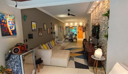 Apartamento à venda com 2 quartos, sendo 1 suíte,  em Pitangueiras, Guarujá, SP