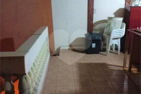 Sobrado à venda com 2 quartos em Jardim Santa Emília, São Paulo, SP