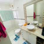 Casa à venda com 3 quartos, sendo 1 suíte,  no condomínio Rafaela I, São Paulo - SP
