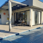 Casa à venda com 4 quartos, sendo 2 suítes,  no condomínio Figueira Garden, Atibaia - SP