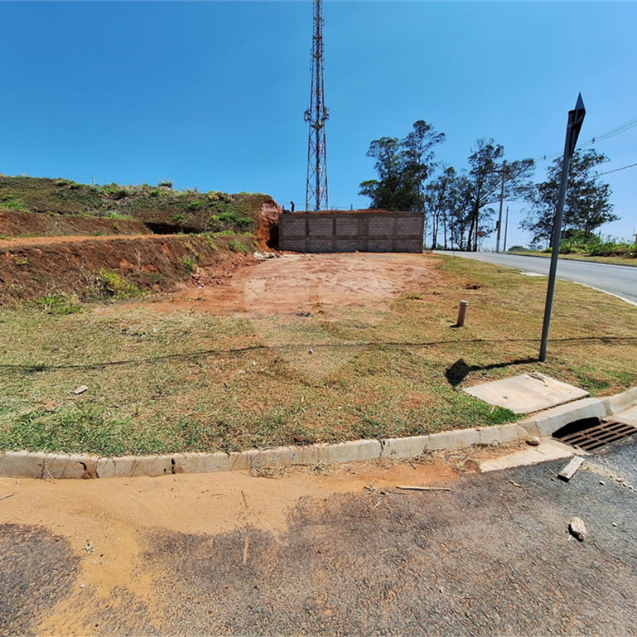 Terreno à venda com 1 suíte no condomínio Comercial Independência, Vinhedo - SP