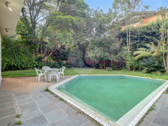 Casa à venda com 4 quartos, sendo 3 suítes,  em Jardim Marajoara, São Paulo, SP