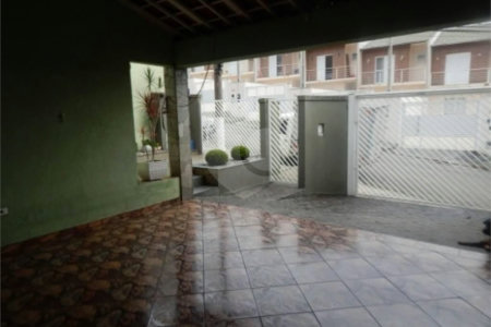 Casa à venda com 3 quartos, sendo 1 suíte,  em Vila Suissa, Mogi das Cruzes, SP