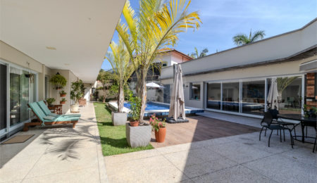 Casa à venda com 4 suítes em Interlagos, São Paulo, SP