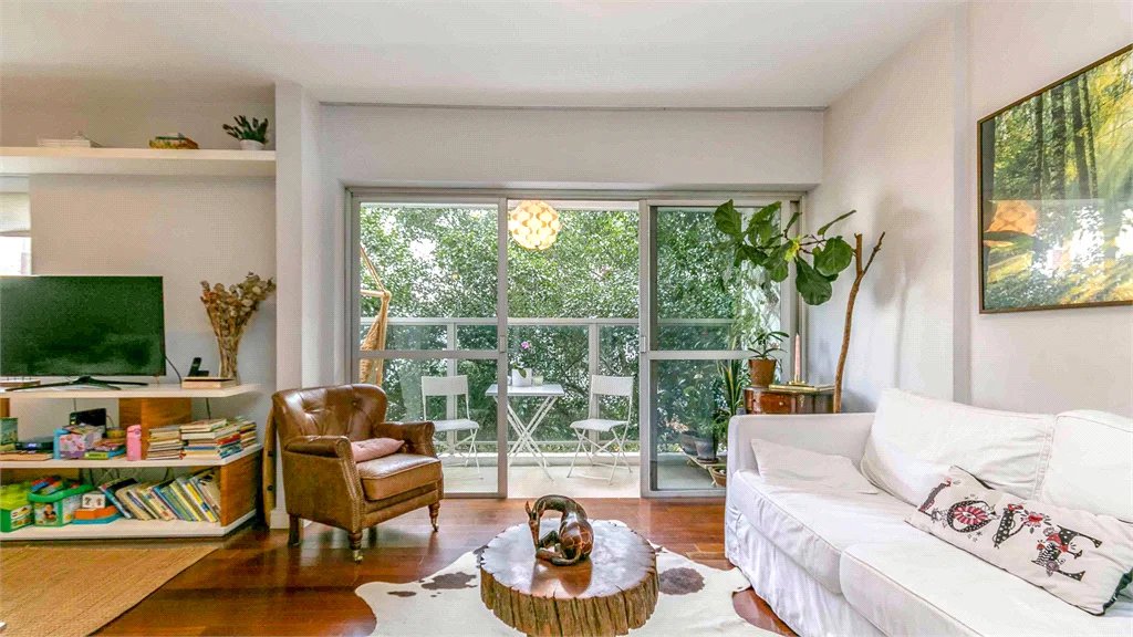 Apartamento à venda com 3 quartos, sendo 2 suítes, em Pinheiros, São Paulo, SP