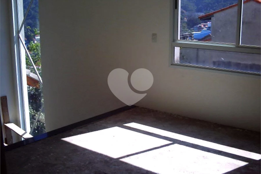 Sobrado à venda com 3 quartos, sendo 1 suíte, em Tremembé, São Paulo, SP