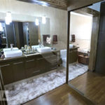 Sobrado à venda com 6 quartos, sendo 5 suítes, em Vila Paranaguá, São Paulo, SP