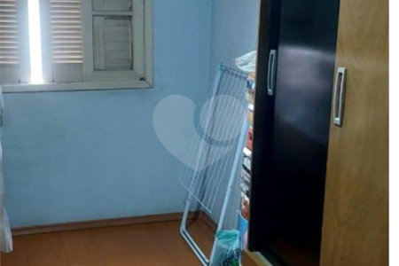 Sobrado de 284m2 na Saúde com 4 dorms, 1 suíte, 3 banheiros, 4 vagas. Estuda permuta.