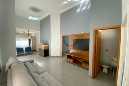 Casa térrea com piscina para venda no Condomínio Quebec.