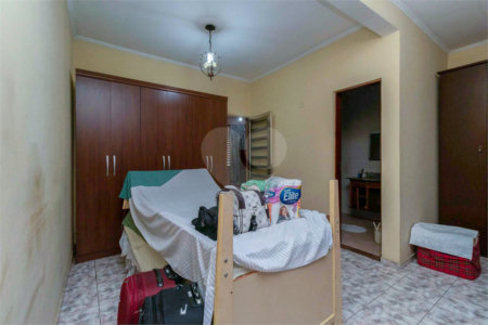 Casa a venda na Moóca 250m² três dormitórios sendo uma suíte duas vagas de garagem.