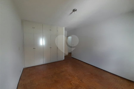Casa Disponível para Venda ou Locação na Vila Nery – Ideal para Residência ou Comércio