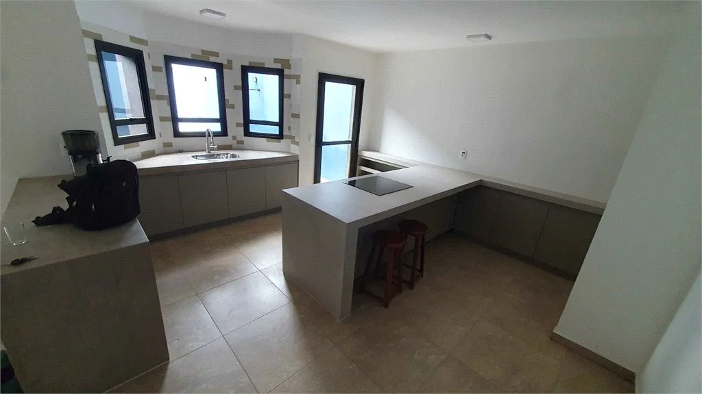 Casa à venda com 3 suítes em Jardim Londrina, São Paulo, SP
