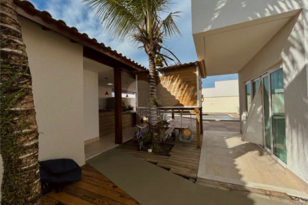 Casa à venda com 5 quartos, sendo 1 suíte, em Orla Norte, Porto Seguro, BA