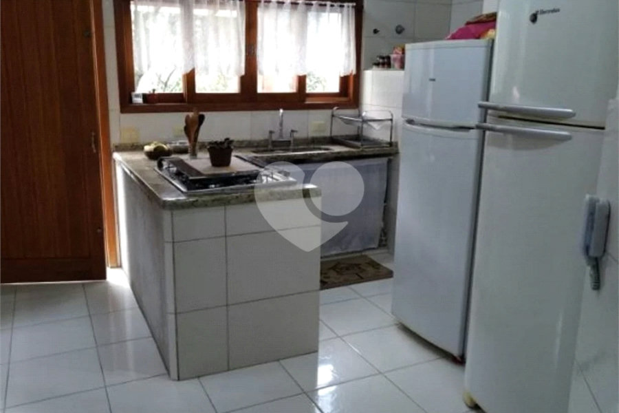 Casa à venda com 4 quartos, sendo 2 suítes,  no condomínio Parque Imperial da Cantareira, Mairiporã - SP