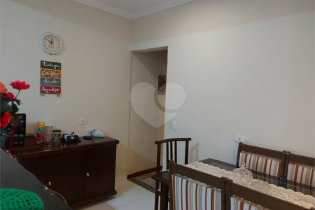 Sobrado à venda com 4 quartos, sendo 1 suíte,  em Vila Gustavo, São Paulo, SP