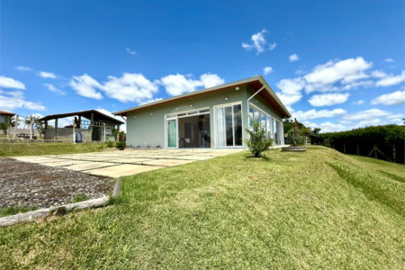 Casa à venda com 2 suítes em Loteamento de Chácaras Arumã, Sarapuí, SP