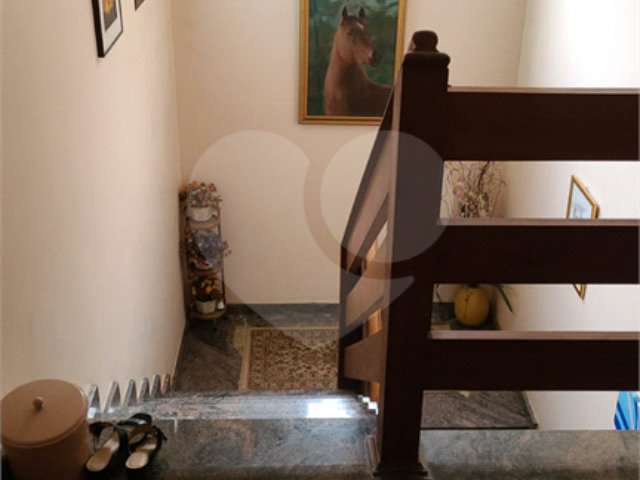 Casa à venda com 4 quartos, sendo 1 suíte,  no condomínio Parque Suiça, Caieiras - SP