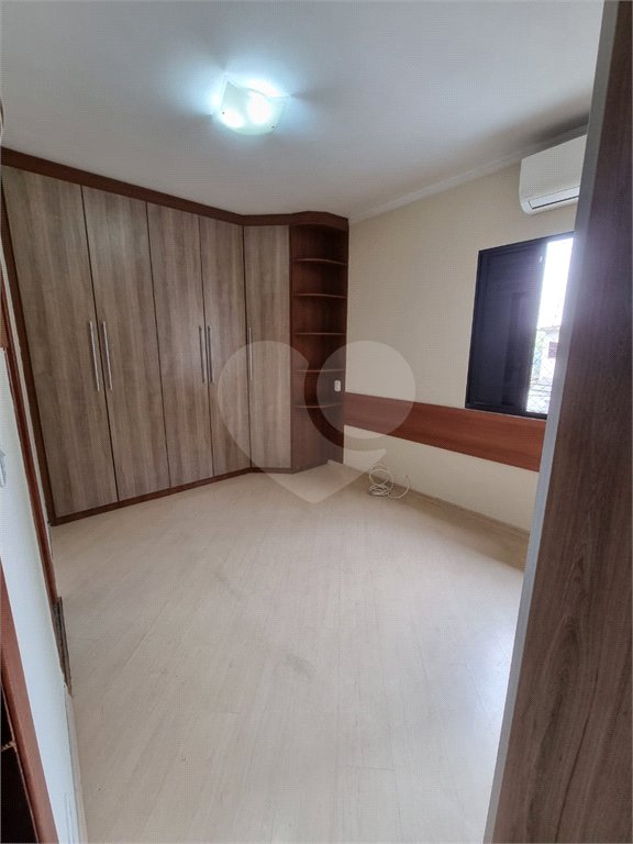 Casa à venda ou para alugar com 3 quartos, sendo 1 suíte,  em Bosque da Saúde, São Paulo, SP