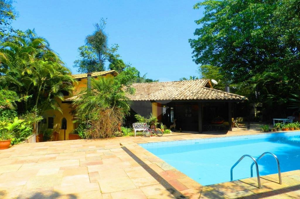 Casa de Vila à venda com 5 quartos, sendo 2 suítes, em Jardim Marajoara, São Paulo, SP