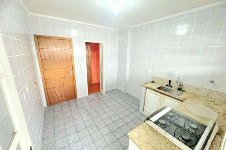 Apartamento com 2 dormitórios, 1 suíte, dependência de empregada à venda, 107 m² por R$ 640.000 - Marapé - Santos/SP
