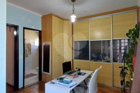 Sobrado à venda com 3 quartos, sendo 2 suítes,  em Jardim Marica, Mogi das Cruzes, SP