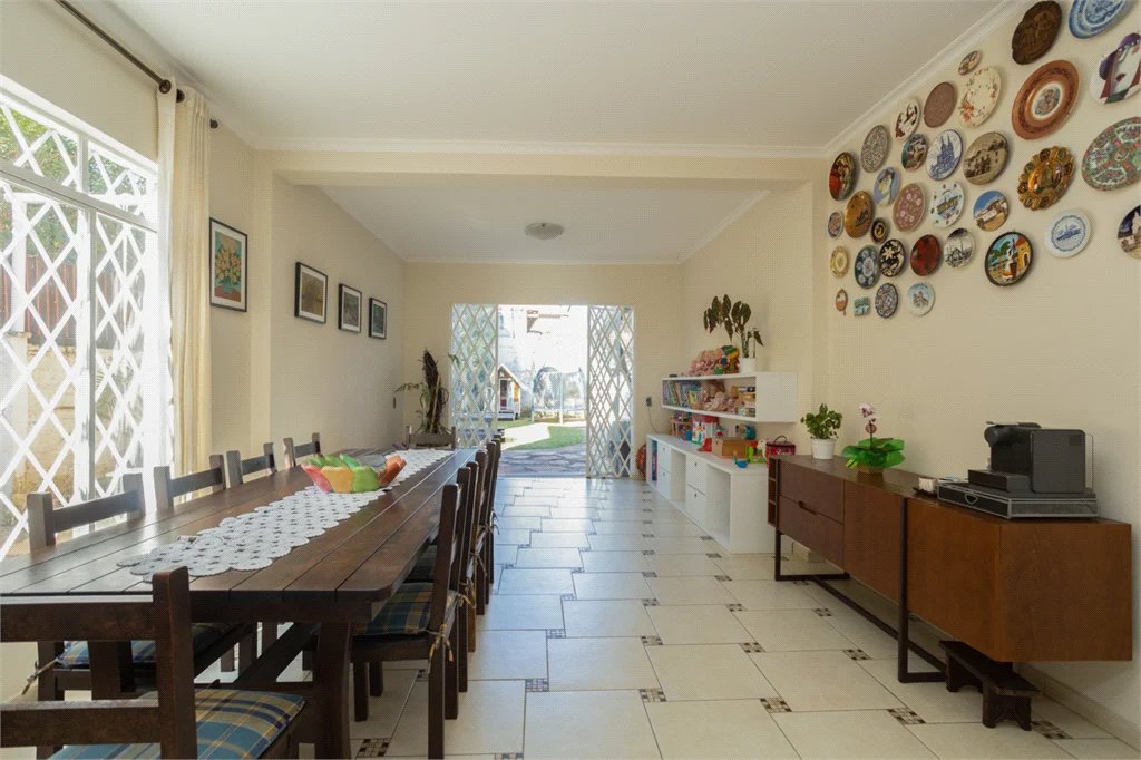 Sobrado à venda com 4 quartos, sendo 2 suítes, em Vila Madalena, São Paulo, SP